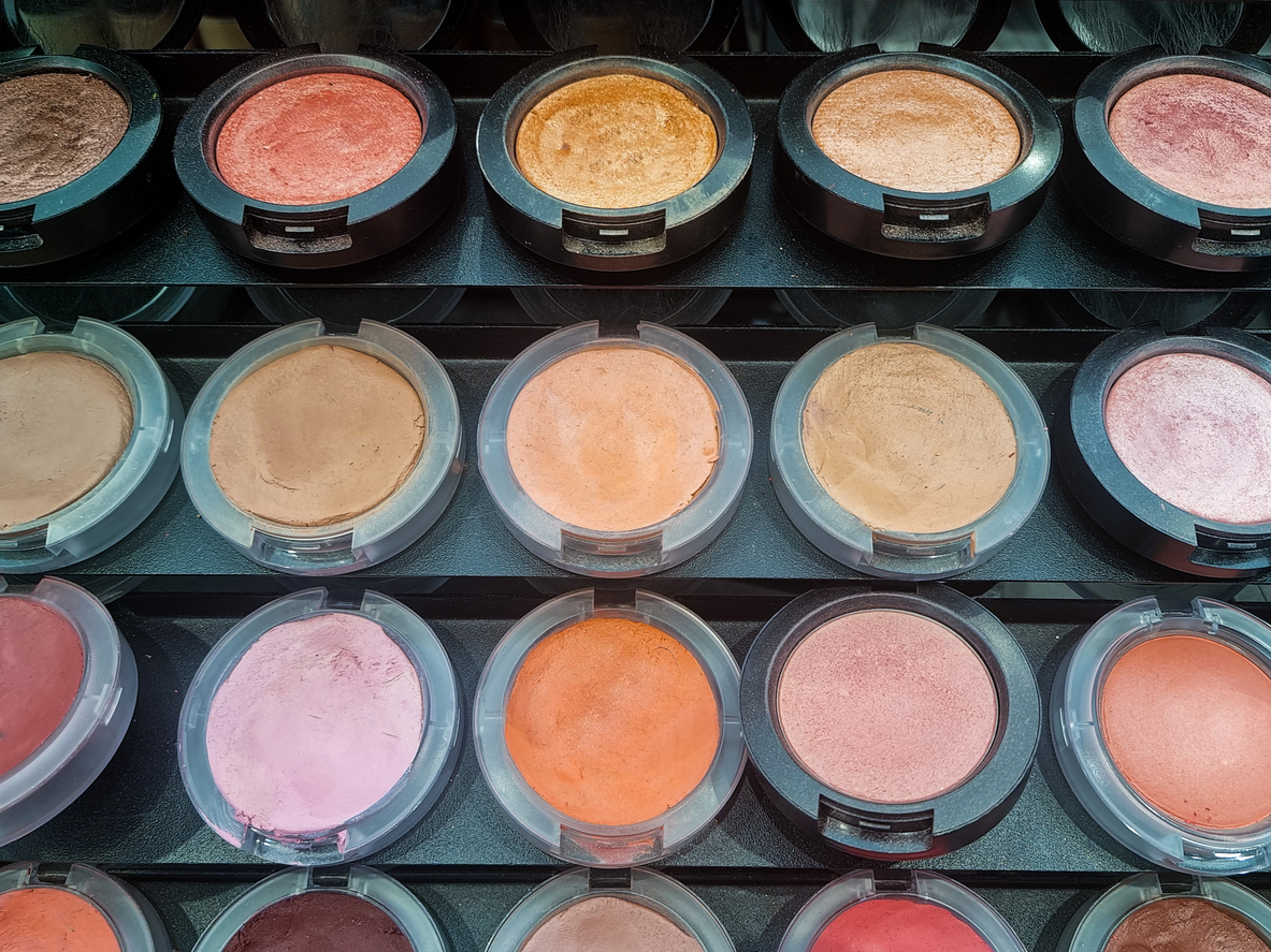 Beauty shopper discovering and evaluating products as part of a customer journey case study